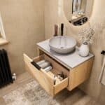 Wandhängendes Badezimmermöbel 80 cm aus Natureiche mit eine Schublade und graue Kalksteinplatte (elegant)