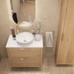 Wandhängendes Badezimmermöbel 80 cm aus Natureiche mit zwei Schubladen und weißes Solid-Surface-Aufsatzbecken