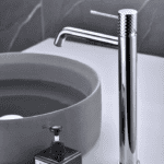 Moderne erhöhte Waschtischarmatur in Chrom, ideal für Badmöbel mit Aufsatzwaschbecken. Mit 5 Jahren Garantie und in 5 Farben erhältlich.