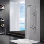 Modernes Aufputz-Duschsystem in Chrom mit thermostatischer Duscharmatur, Kopfbrause Ø20 cm und höhenverstellbarer Handbrause. Erhältlich in 6 Farben und mit 5 Jahren Garantie.