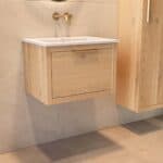 Wandhängendes Badezimmermöbel 60 cm aus Natureiche mit eine Schublade und matt-weißer Mineralguss-Waschtisch