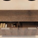 Wandhängender runder Badezimmer-Unterschrank 140 cm aus dunkler Eiche mit abgerundeten Ecken und glatter Front