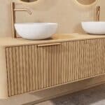 Rundes hängendes Badezimmermöbel 160 cm aus Natureiche mit Riffelfront, Eichenholzplatte und weißes Solid-Surface-Aufsatzbeck