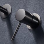 Moderne Waschtischarmatur Wandmontage in Black Gun Metal, für die Montage über Waschtisch oder Aufsatzwaschbecken, als Komplettset inklusive passendem Click-Clack-Verschluss mit langlebiger PVD-Beschichtung. Der Click-Clack-Verschluss lässt sich durch Drü