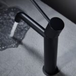 Moderne niedrige Waschtischarmatur in Schwarz, passend für Badmöbel mit Waschtisch, als Komplettset inklusive passendem Click-Clack-Verschluss  Der Click-Clack-Verschluss lässt sich durch Drücken einfach öffnen und schließen. Mit 5 Jahren Garantie und in