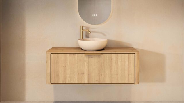 Rundes hängendes Badezimmermöbel 120 cm aus Natureiche mit glatter Front, Eichenholzplatte und beige Kalksteinbecken