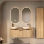 Rundes hängendes Badmöbel 120 cm aus Natureiche mit glatter Front, Eichenholzplatte und zwei beige Kalksteinbecken