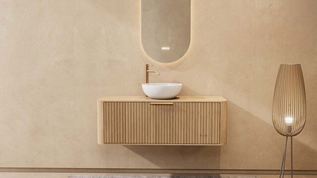Rundes hängendes Badezimmermöbel 120 cm aus Natureiche mit Riffelfront, Eichenholzplatte und weißes Solid-Surface-Aufsatzbeck