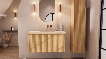 Natureiche Badezimmermöbel 100 cm mit glatter Front, Innenschublade und beigem Kalkstein-Waschtisch
