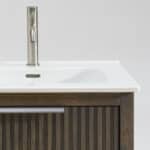 Wandhängendes Badezimmermöbel 140 cm aus dunkler Eiche mit Landhausfront und zwei Softclose-Schubladen
