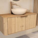 Rundes hängendes Badezimmermöbel 100 cm aus Natureiche mit glatter Front, Eichenholzplatte und beige Kalksteinbecken