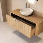 Rundes hängendes Badezimmermöbel 120 cm aus Natureiche mit glatter Front, Eichenholzplatte und glänzend weißes Keramikbecken