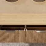 Wandhängender runder Badezimmer-Unterschrank 140 cm aus Natureiche mit abgerundeten Ecken und Riffelfront