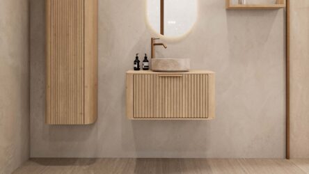 Rundes hängendes Badezimmermöbel 80 cm aus Natureiche mit Riffelfront, Eichenholzplatte und beige Marmoroptik-Becken