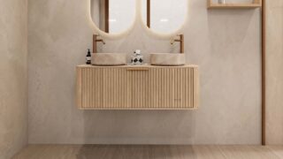 Rundes hängendes Badmöbel 120 cm aus Natureiche mit Riffelfront, Eichenholzplatte und zwei beige Marmoroptik-Becken