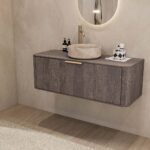 Rundes wandhängendes Badezimmermöbel 120 cm aus dunkler Eiche mit glatter Front und beige Marmoroptik-Becken