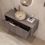Rundes wandhängendes Badezimmermöbel 120 cm aus dunkler Eiche mit glatter Front und beige Marmoroptik-Becken