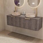 Rundes hängendes Badezimmermöbel 140 cm aus dunkler Eiche mit glatter Front, Eichenholzplatte und beige Marmoroptik-Becken
