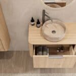 Rundes hängendes Badezimmermöbel 80 cm aus Natureiche mit glatter Front, Eichenholzplatte und beige Marmoroptik-Becken