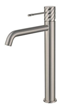 Moderne erhöhte Waschtischarmatur in Gebürstetes Nickel, ideal für Badmöbel mit Aufsatzwaschbecken. Mit 5 Jahren Garantie und in 6 Farben erhältlich. Charakteristisch für die Toscana Serie ist das gedrehte Relief an der Bedienung: ein dezentes Muster, das