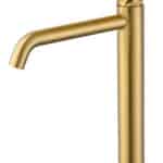 Moderne erhöhte Waschtischarmatur in Gebürstetes Gold, ideal für Badmöbel mit Aufsatzwaschbecken. Mit langlebiger PVD-Beschichtung. Mit 5 Jahren Garantie und in 6 Farben erhältlich. Charakteristisch für die Toscana Serie ist das gedrehte Relief an der Bed