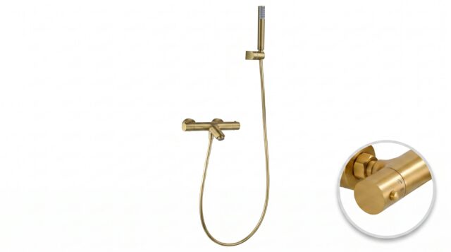 Luxuriöse thermostatische Bad-/Duscharmatur in gebürstetem Gold mit langlebiger PVD-Beschichtung. Geliefert als Komplettset mit Handbrause, Brauseschlauch und Wandhalter. Erhältlich in 6 Farben.
