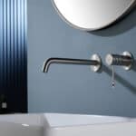 Moderne Waschtischarmatur Wandmontage in Gebürstetes Nickel, für die Montage über Waschtisch oder Aufsatzwaschbecken. Mit 5 Jahren Garantie und in 6 Farben erhältlich. Charakteristisch für die Toscana Serie ist das gedrehte Relief an der Bedienung: ein de