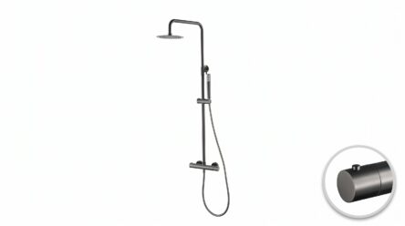 Luxuriöses Aufputz-Duschsystem in Black Gun Metal mit PVD-Beschichtung, thermostatischer Duscharmatur und Kopfbrause Ø20 cm. Inklusive verstellbarer Handbrause. Erhältlich in 6 Farben und mit 5 Jahren Garantie.