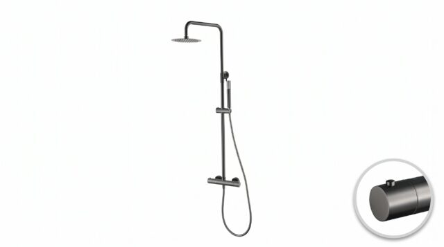Luxuriöses Aufputz-Duschsystem in Black Gun Metal mit PVD-Beschichtung, thermostatischer Duscharmatur und Kopfbrause Ø20 cm. Inklusive verstellbarer Handbrause. Erhältlich in 6 Farben und mit 5 Jahren Garantie.