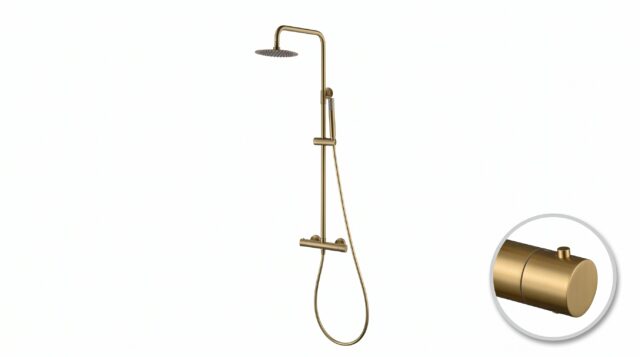 Luxuriöses Aufputz-Duschsystem in gebürstetem Gold mit PVD-Beschichtung, thermostatischer Duscharmatur und Kopfbrause Ø20 cm. Inklusive verstellbarer Handbrause. Erhältlich in 6 Farben und mit 5 Jahren Garantie.