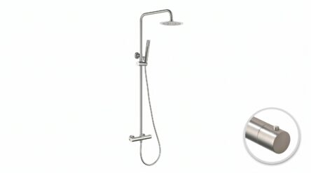 Modernes Aufputz-Duschsystem in gebürstetem Nickel, thermostatischer Duscharmatur und Kopfbrause Ø20 cm. Inklusive verstellbarer Handbrause. Erhältlich in 6 Farben und mit 5 Jahren Garantie.