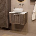 Wandhängendes Badezimmermöbel 60 cm aus dunkler Eiche mit eine Schublade und weißes Solid-Surface-Aufsatzbecken