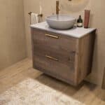 Wandhängendes Badezimmermöbel 80 cm aus dunkler Eiche mit zwei Schubladen und graue Kalksteinplatte (trendy)