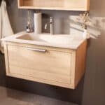 Wandhängendes Badezimmermöbel 80 cm aus Natureiche mit eine Schublade und matt-weißer Mineralguss-Waschtisch