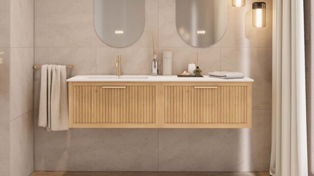 Das Rosenfeld Badmöbel 160 in Natur Eiche vereint handwerkliche Präzision mit modernem Luxus. Gefertigt aus massivem Eichenholz mit Rillenfront, vier Softclose-Schubladen und einem matten weißen Mineralwerkstoff-. Das Waschbecken ist wahlweise mit oder oh