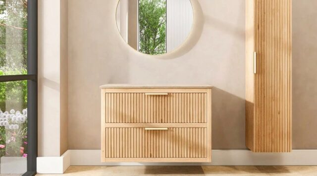 Wandhängendes Badezimmermöbel 100 cm aus Natureiche mit zwei Schubladen und beige Kalksteinwaschtisch (neuwertig)