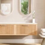 Wandhängendes Badezimmermöbel 160 cm aus Natureiche mit eine Schublade und weißes Solid-Surface-Aufsatzbecken (design)
