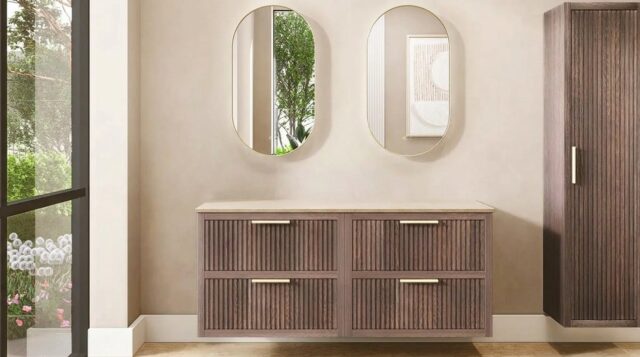 Wandhängendes Badezimmermöbel 160 cm aus dunkler Eiche mit zwei Schubladen und beige Kalksteinwaschtisch
