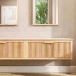 Wandhängendes Badezimmermöbel 200 cm aus Natureiche mit eine Schublade und beige Kalksteinwaschtisch