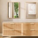 Wandhängendes Badezimmermöbel 200 cm aus Natureiche mit zwei Schubladen und beige Kalksteinwaschtisch (elegant)