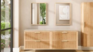 Wandhängendes Badezimmermöbel 200 cm aus Natureiche mit zwei Schubladen und beige Kalksteinwaschtisch (elegant)