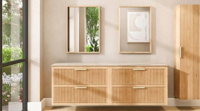 Wandhängendes Badezimmermöbel 200 cm aus Natureiche mit zwei Schubladen und beige Kalksteinwaschtisch (elegant)