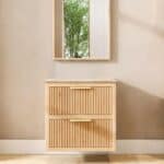 Wandhängendes Badezimmermöbel 70 cm aus Natureiche mit zwei Schubladen und beige Kalksteinwaschtisch (hochwertig)