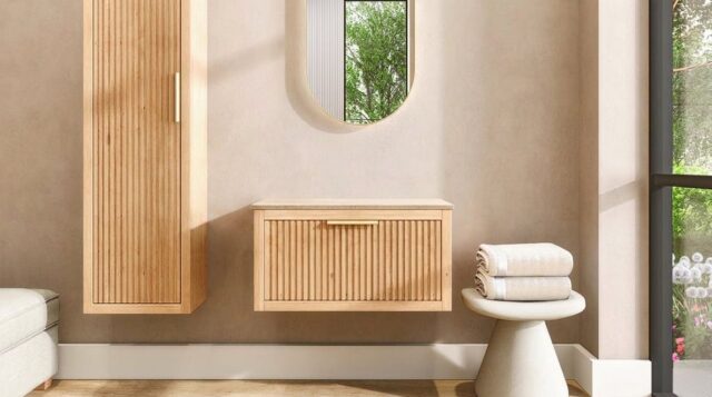 Wandhängendes Badezimmermöbel 80 cm aus Natureiche mit eine Schublade und beige Kalksteinwaschtisch