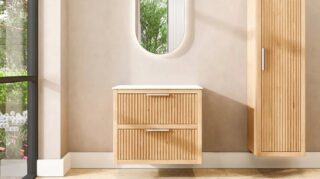 Wandhängendes Badezimmermöbel 80 cm aus Natureiche mit zwei Schubladen und weißes Solid-Surface-Aufsatzbecken (trendy)