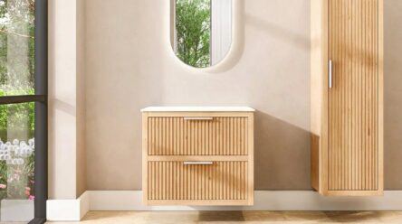 Wandhängendes Badezimmermöbel 80 cm aus Natureiche mit zwei Schubladen und weißes Solid-Surface-Aufsatzbecken (trendy)