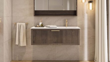 Das Rosenfeld Badmöbel 120 in Eiche dunkel strahlt Luxus und Ruhe aus. Gefertigt aus massivem Eichenholz mit Rillenfront, hochwertigen Softclose-Schubladen und einem matten weißen Mineralwerkstoff- mit Überlauf. Das Waschbecken ist wahlweise mit oder ohne