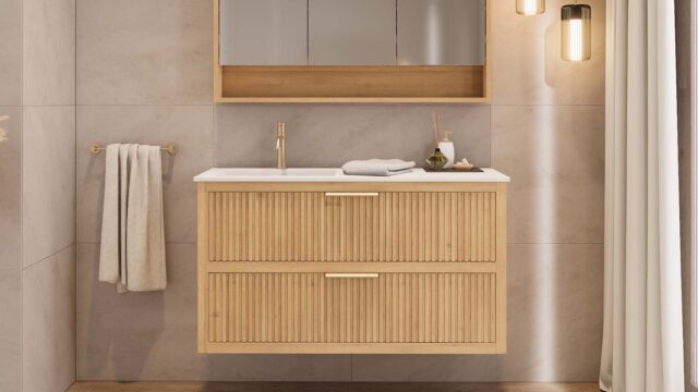 Das Rosenfeld Badmöbel 120 in Eiche natur vereint handwerkliche Präzision mit modernem Luxus. Gefertigt aus massivem Eichenholz mit Rillenfront, zwei Softclose-Schubladen und einem matten weißen Mineralwerkstoff-. Das Waschbecken ist wahlweise mit oder oh