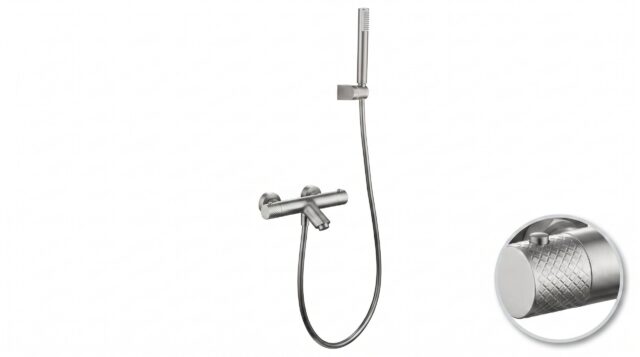Stilvolle thermostatische Bad-/Duscharmatur in gebürstetem Nickel  Geliefert als Komplettset mit Handbrause, Brauseschlauch und Wandhalter. Erhältlich in 6 Farben.