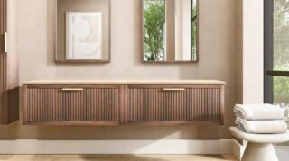 Wandhängendes Badezimmermöbel 200 cm aus dunkler Eiche mit eine Schublade und beige Kalksteinwaschtisch